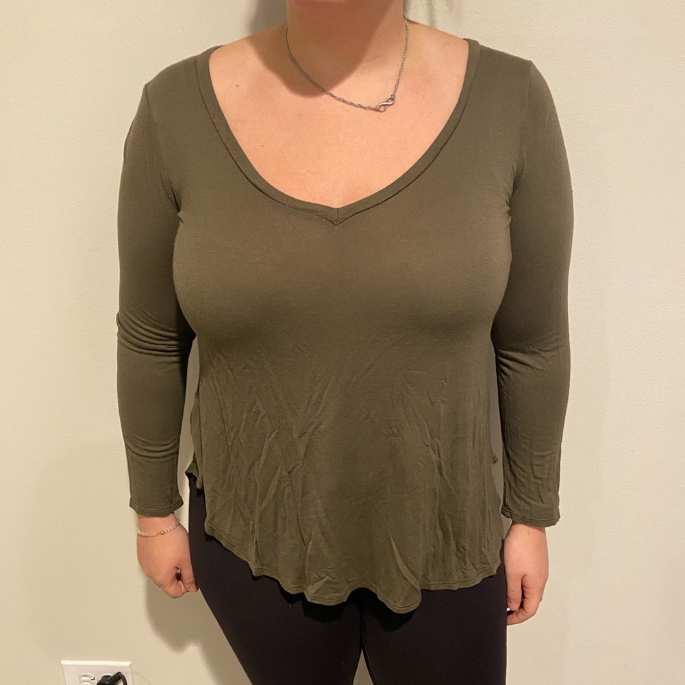 Green long sleeve tee